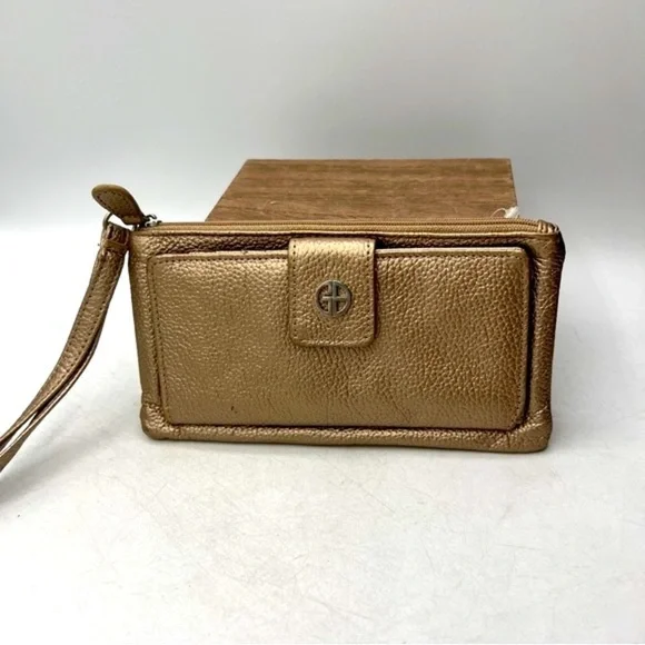 Giani Bernini Metallic Gold Genuine Leather Zip Pocketed Clutch Wristlet Wallet - Picture 2 of 15